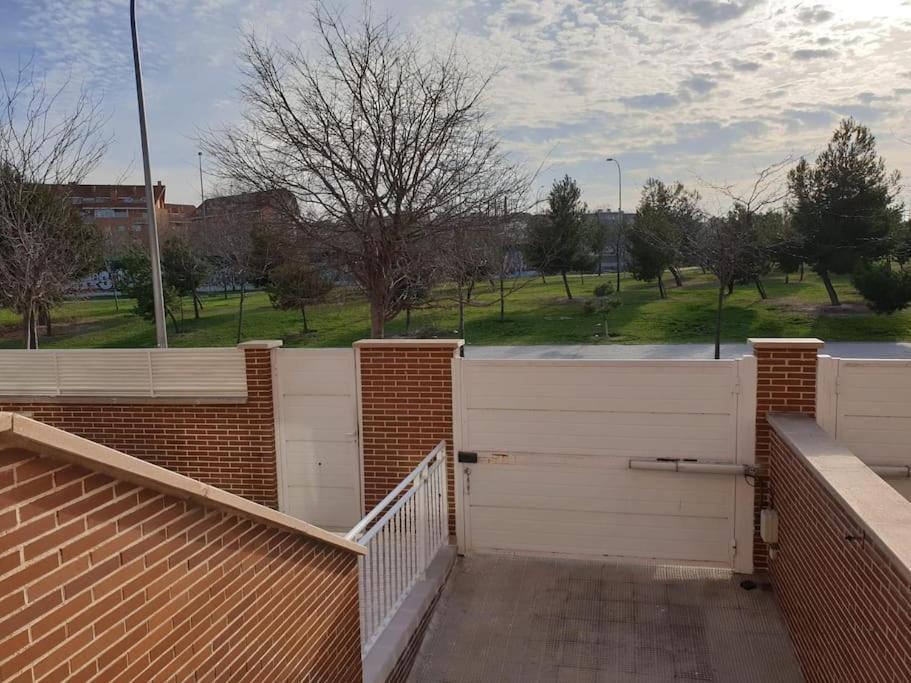 Chalet Ifema 5 Habitaciones 4 Banos, Parking Free Madrid Exterior photo
